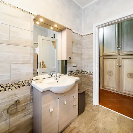 Doriana 2br 5px Freepark Jacuzzi Apartment