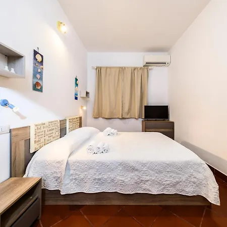 Doriana 2br 5px Freepark Jacuzzi Apartment Olbia
