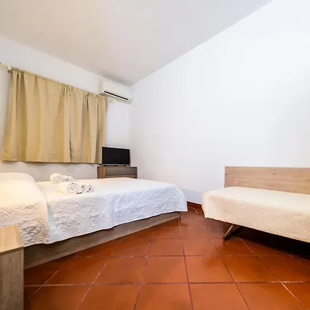 Doriana 2br 5px Freepark Jacuzzi Apartment *