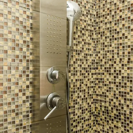 Doriana 2br 5px Freepark Jacuzzi *