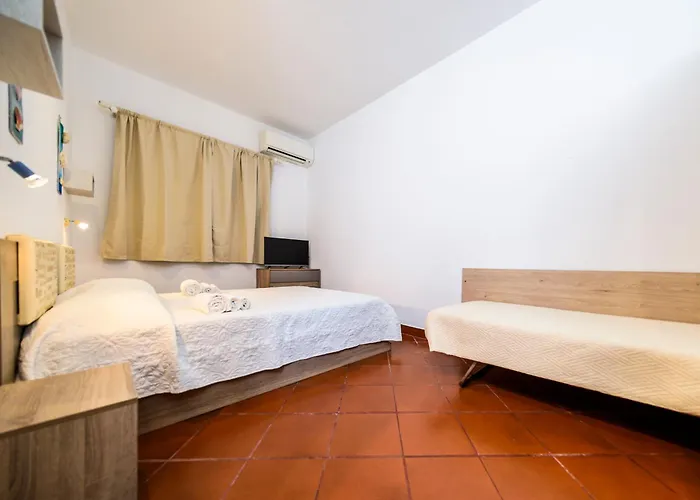 Doriana 2br 5px Freepark Jacuzzi Apartment *